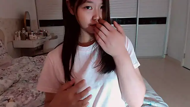 Miu1_girl photo on RICams