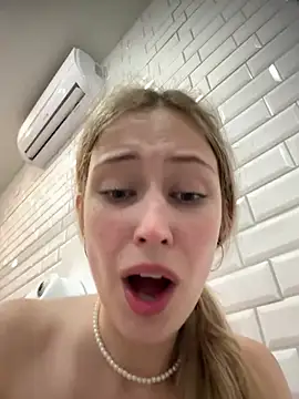 blonde_exe photo on RICams